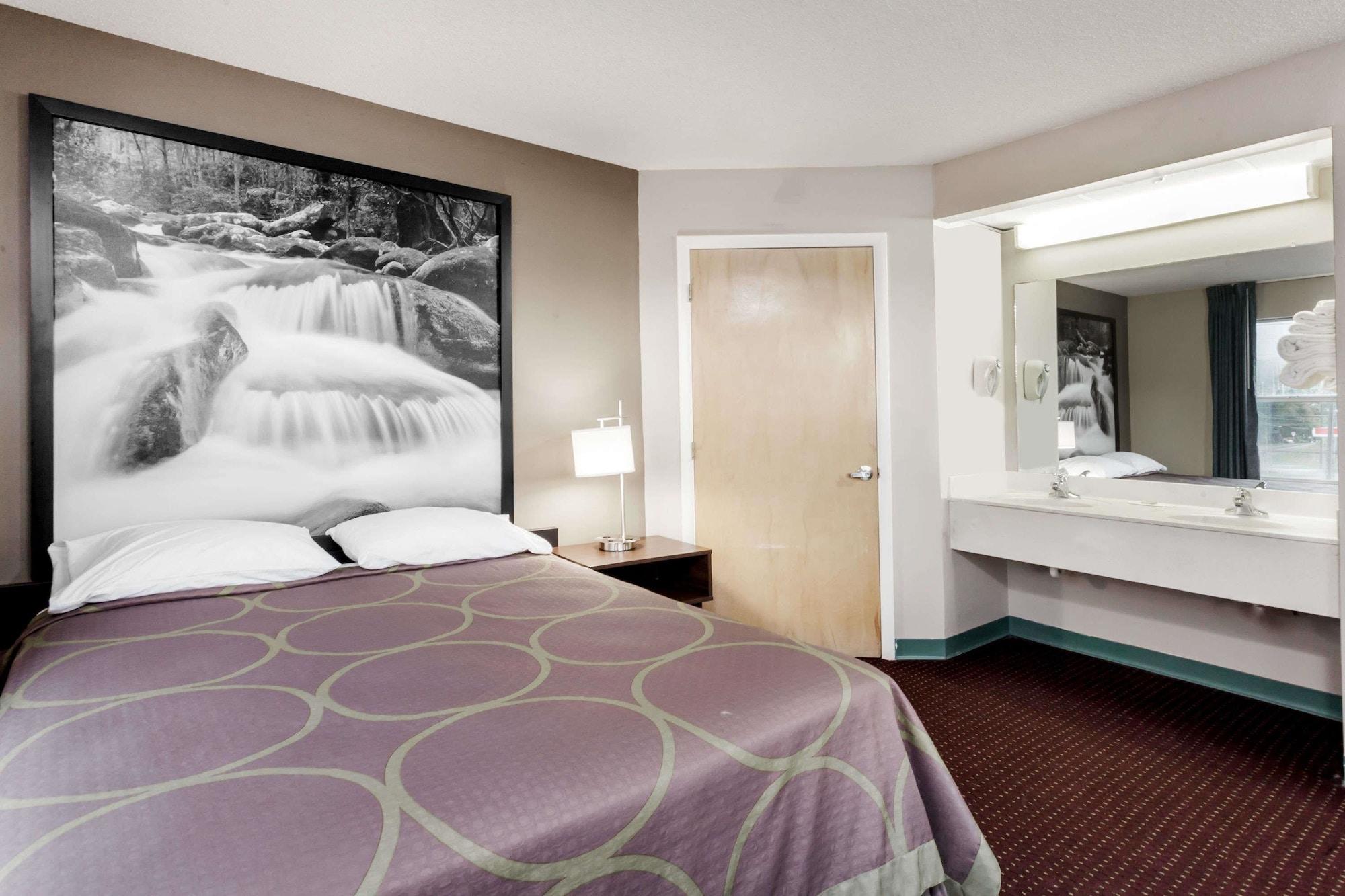 Super 8 By Wyndham Sevierville Riverside Екстериор снимка